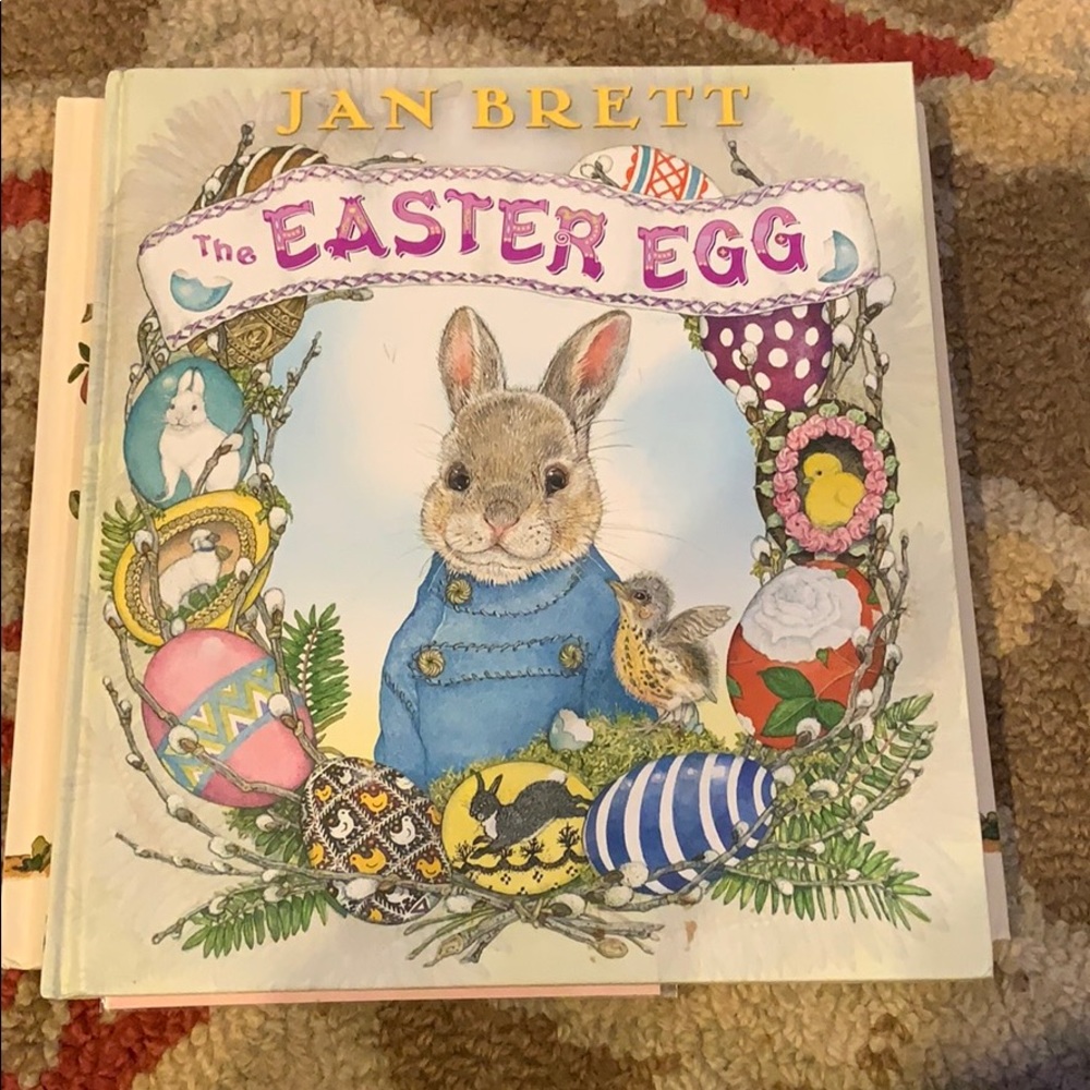 New Beautiful Peter Rabbit book & Easter Book - Picture 5 of 5